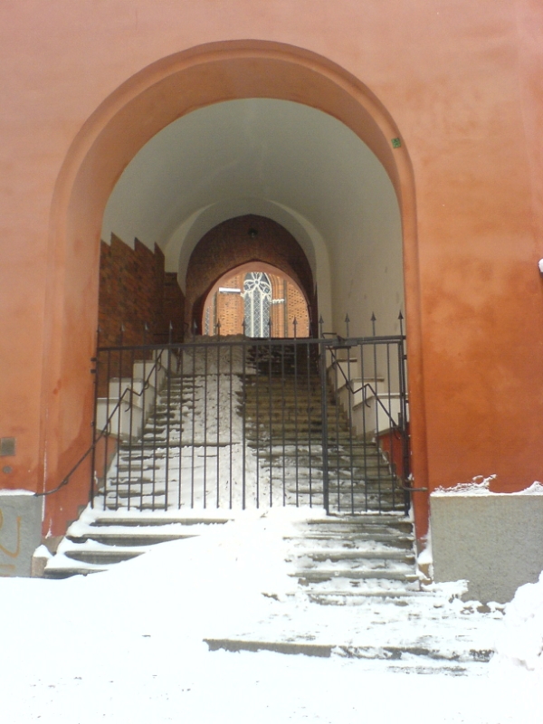 Snow covered steps leading to the cathedral.